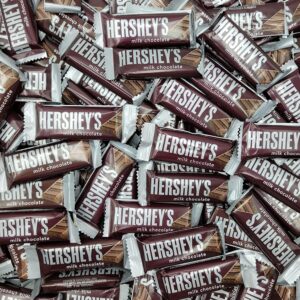 HERSHEY'S Milk Chocolate Snack Size Candy Bars, bulk Candy - 2 Pounds (Pack of 1) - Sweetsome
